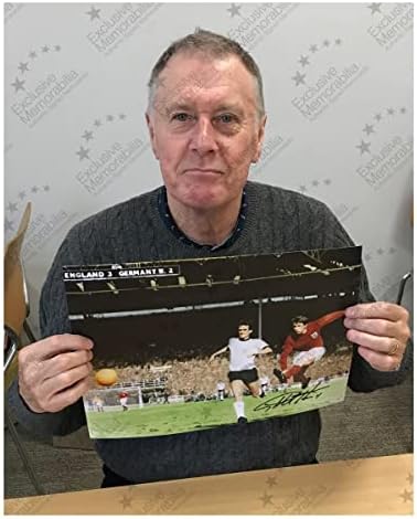 Geoff Hurst a semnat Anglia Foto de fotbal: Cupa Mondială din 1966. Cadru standard | Fotbal pentru amintiri autografate