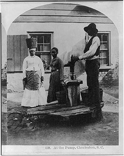 Foto: afro -americanii care lucrează, Charleston, Carolina de Sud, Pump de apă, c1879, găleți